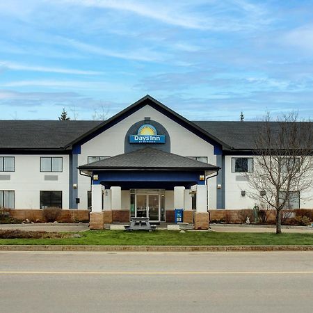 Days Inn By Wyndham Whitecourt Extérieur photo