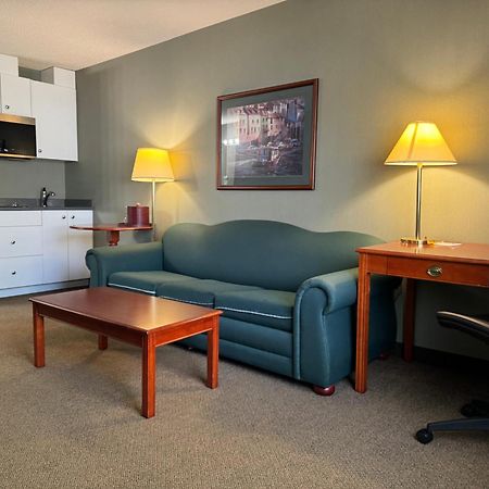 Days Inn By Wyndham Whitecourt Extérieur photo
