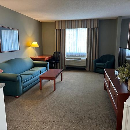 Days Inn By Wyndham Whitecourt Extérieur photo