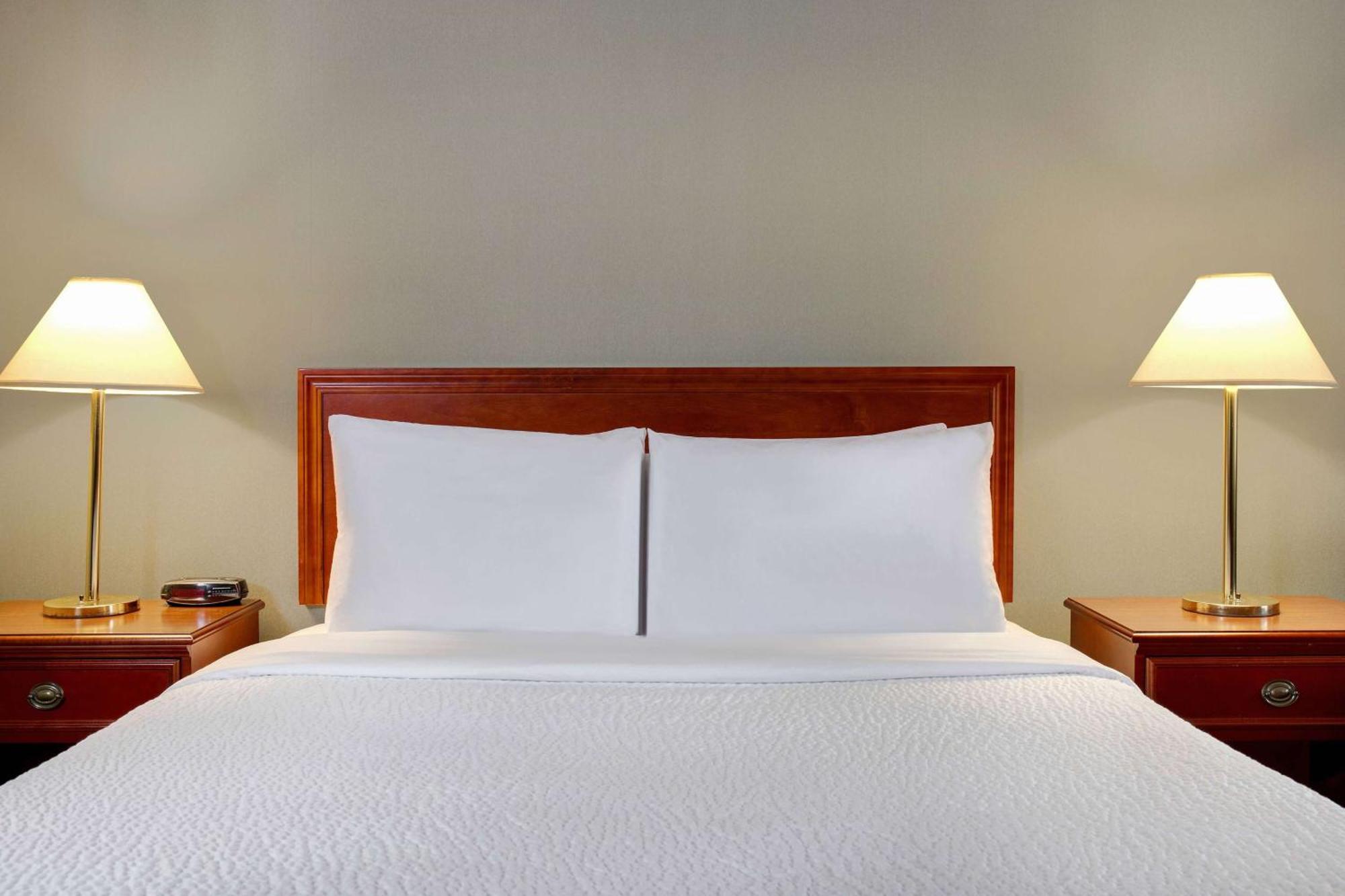 Days Inn By Wyndham Whitecourt Extérieur photo
