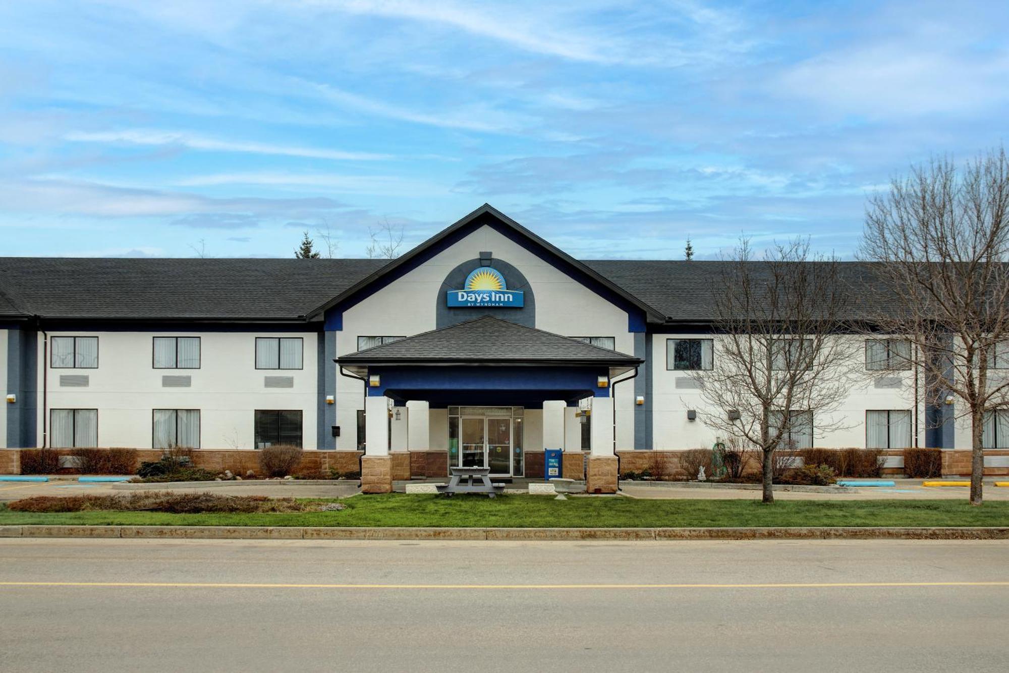 Days Inn By Wyndham Whitecourt Extérieur photo