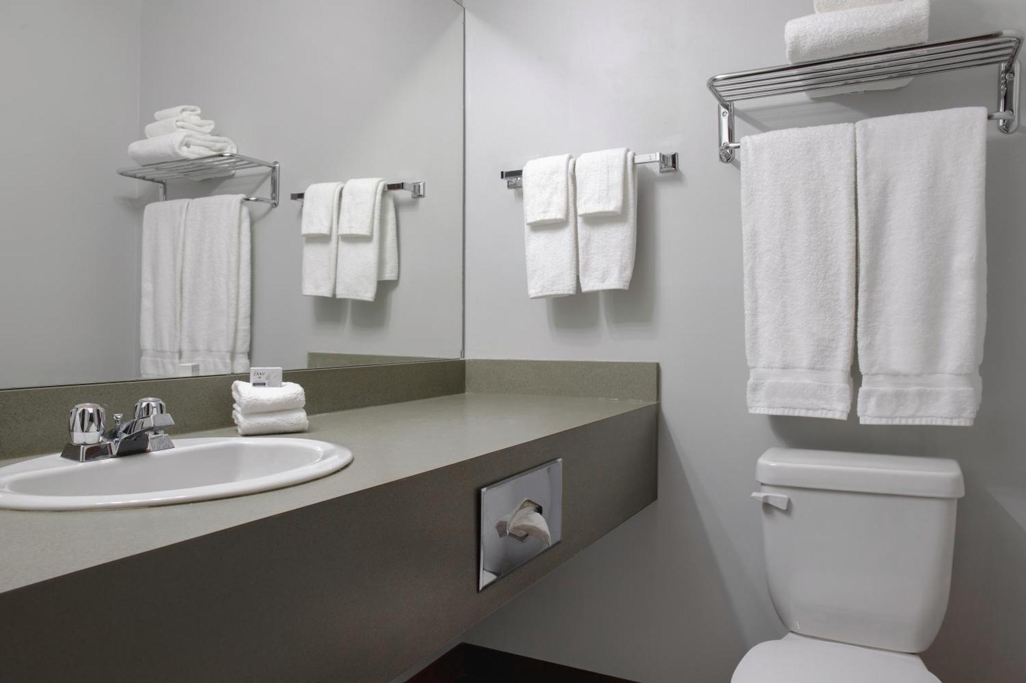 Days Inn By Wyndham Whitecourt Extérieur photo