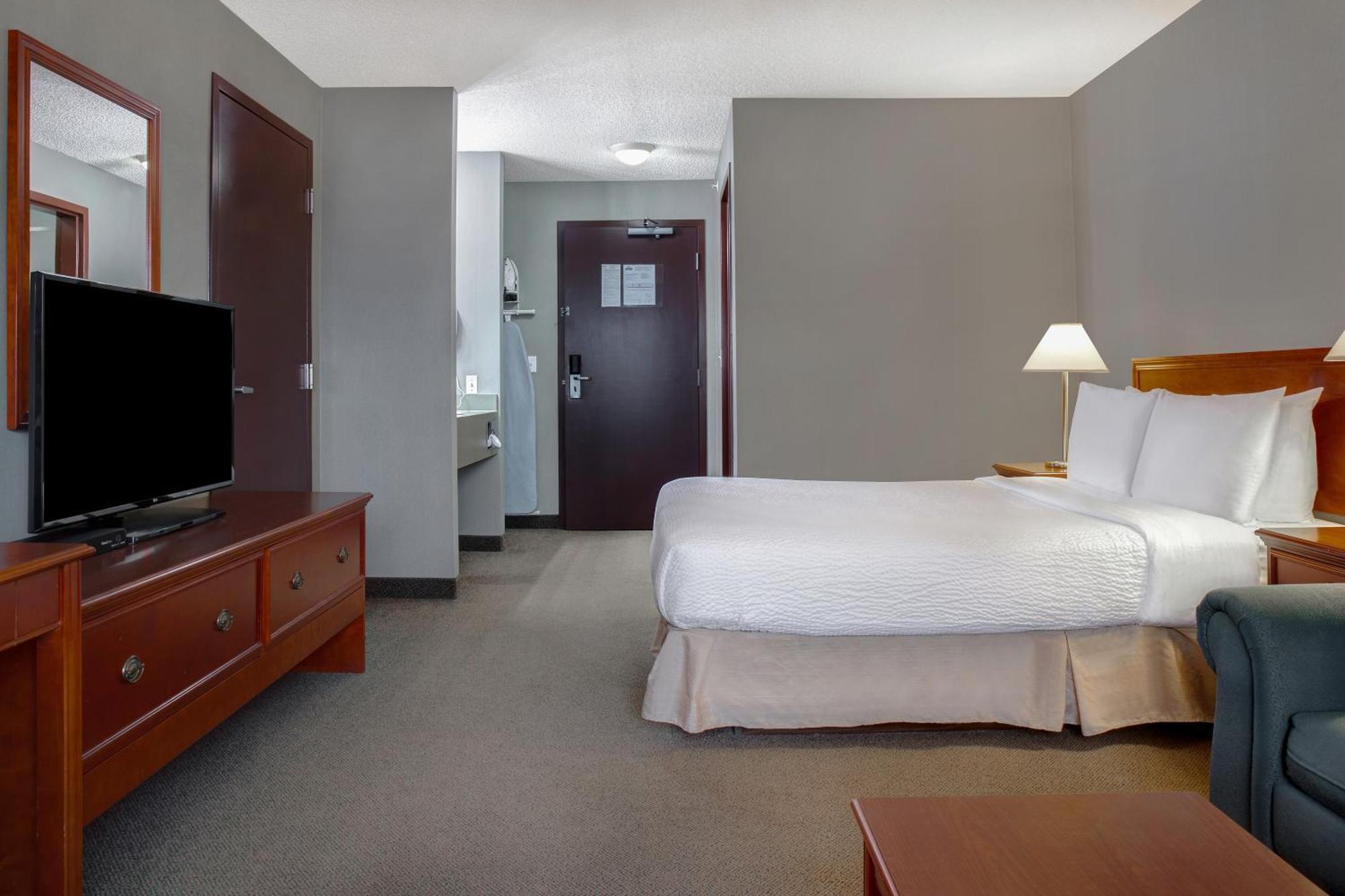 Days Inn By Wyndham Whitecourt Extérieur photo