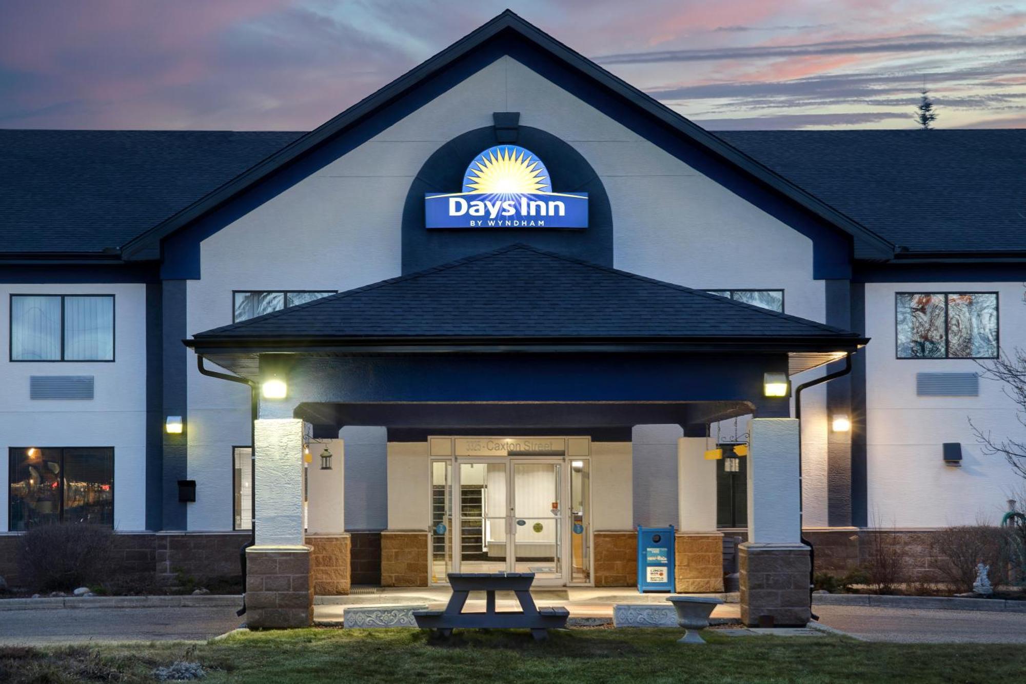 Days Inn By Wyndham Whitecourt Extérieur photo