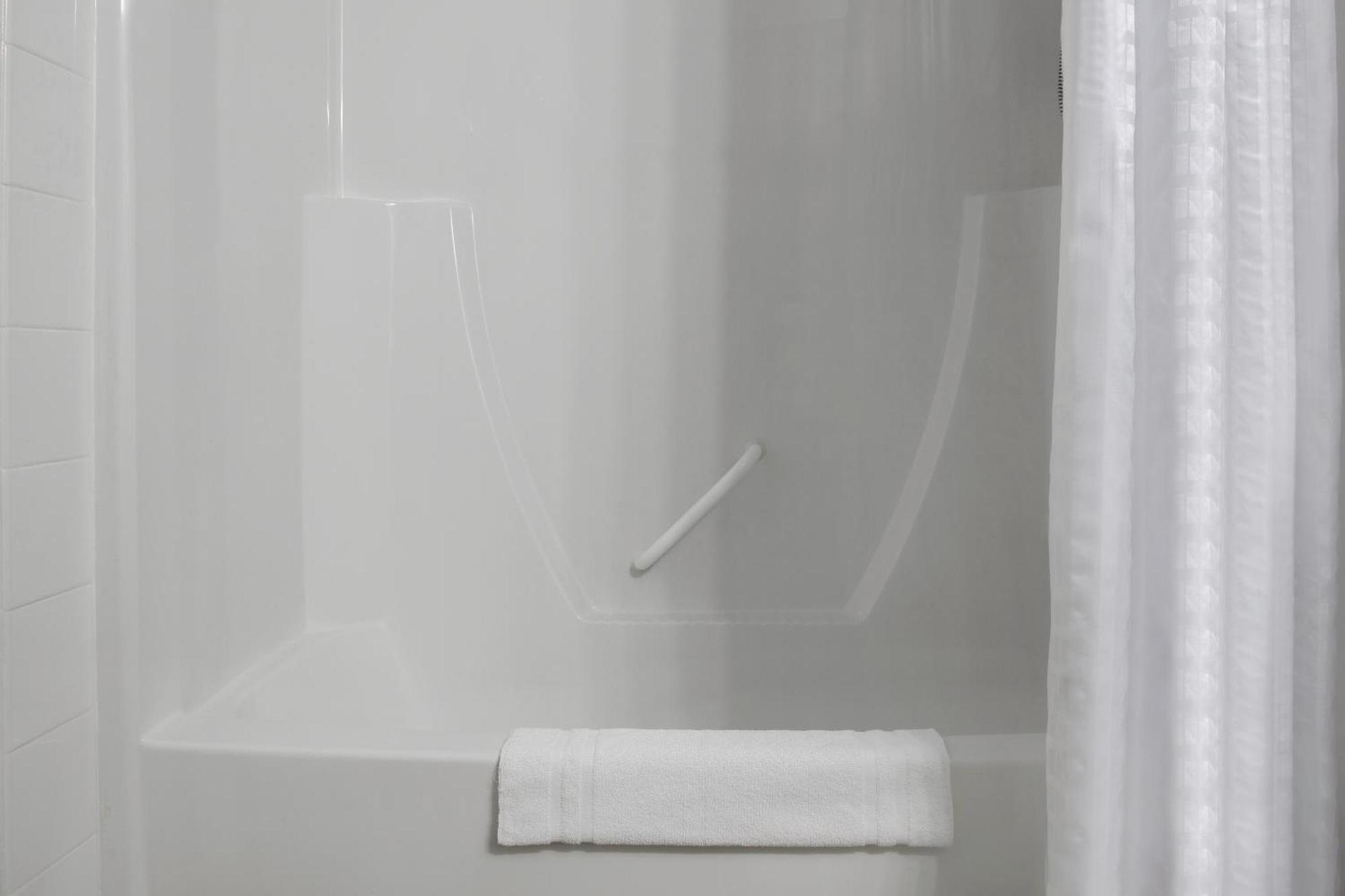 Days Inn By Wyndham Whitecourt Extérieur photo