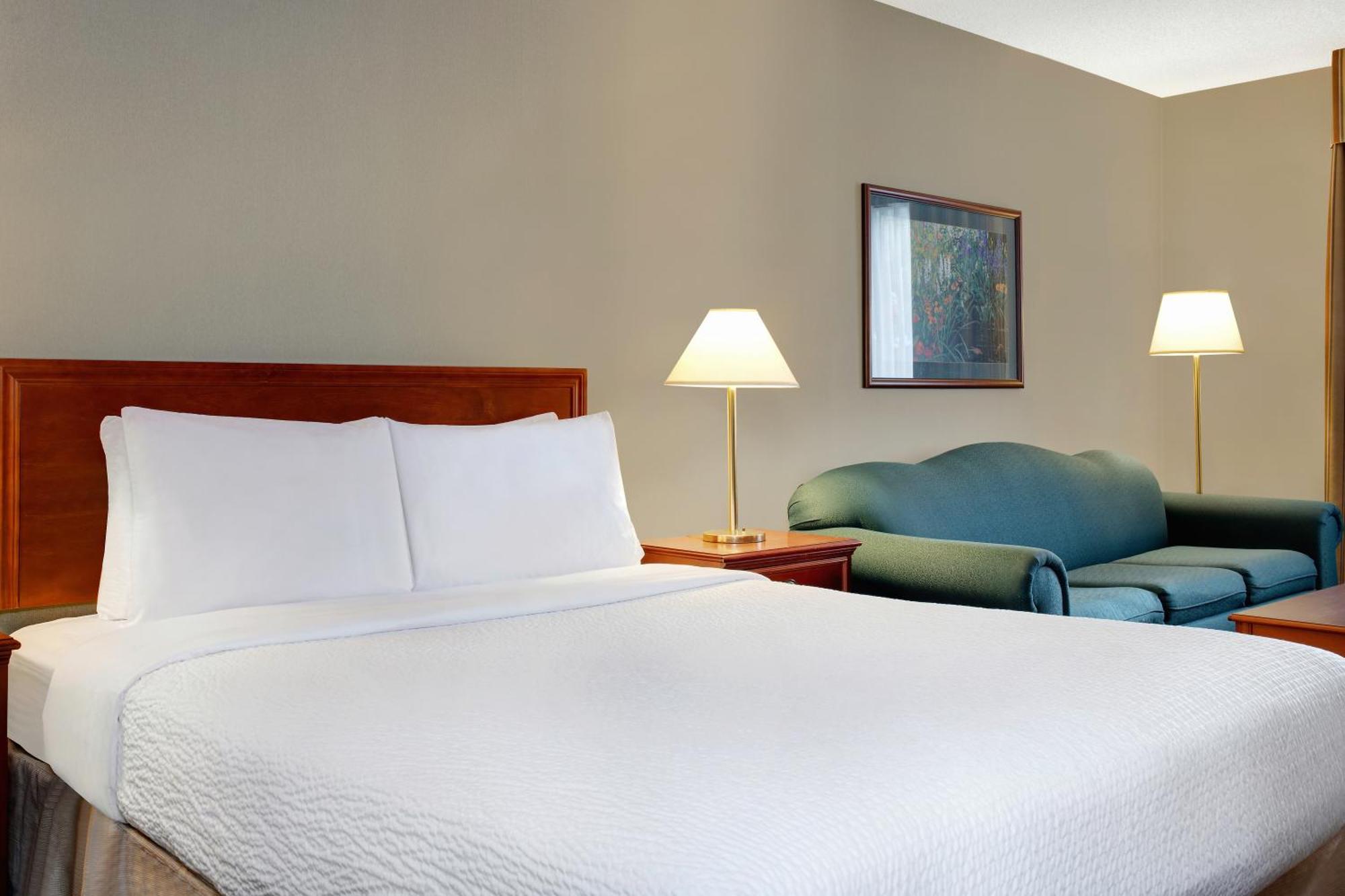 Days Inn By Wyndham Whitecourt Extérieur photo