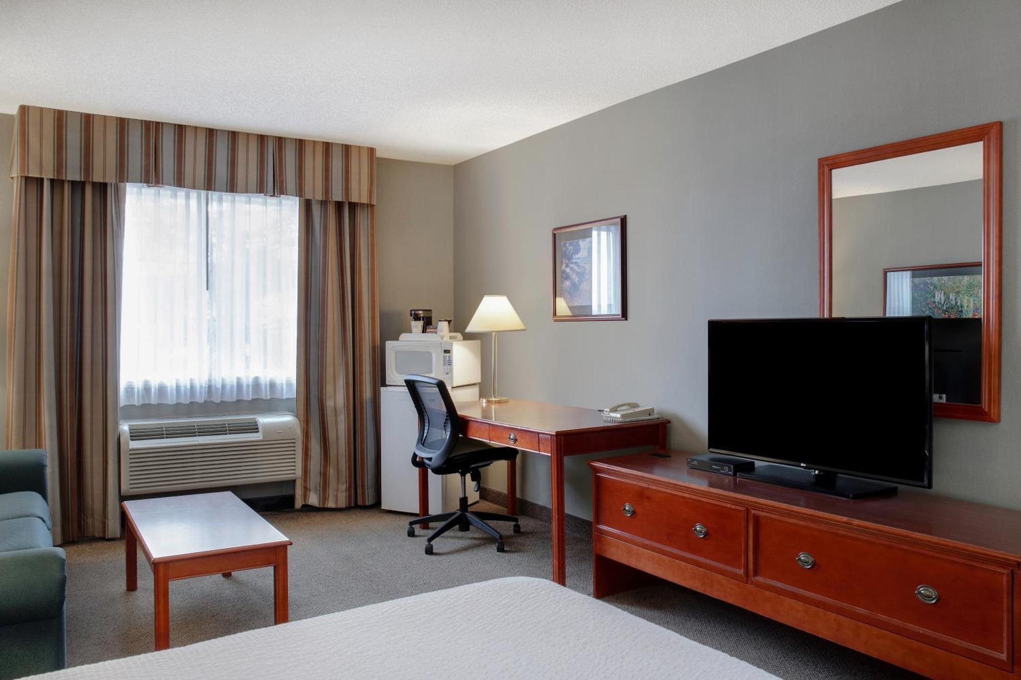 Days Inn By Wyndham Whitecourt Extérieur photo